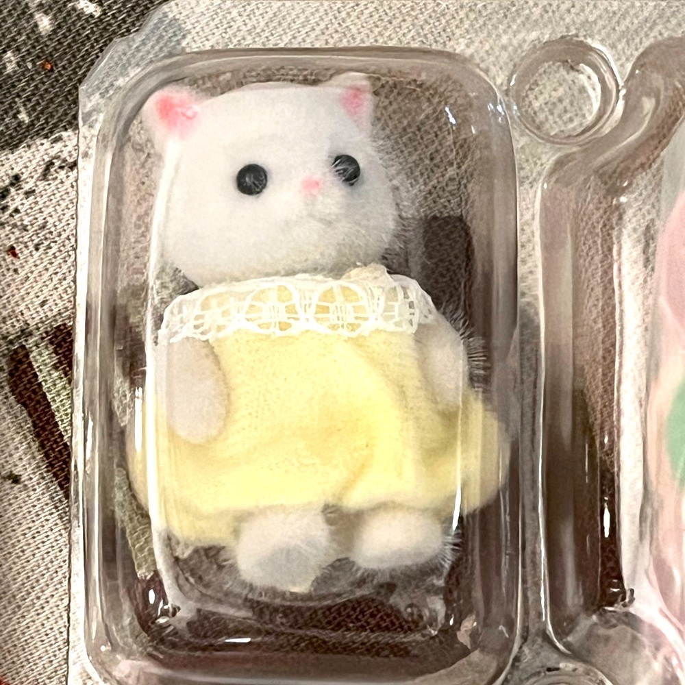 Calico Critters Baby Seashore Friends Series “Lyan” cat w/turtle shell backpack
